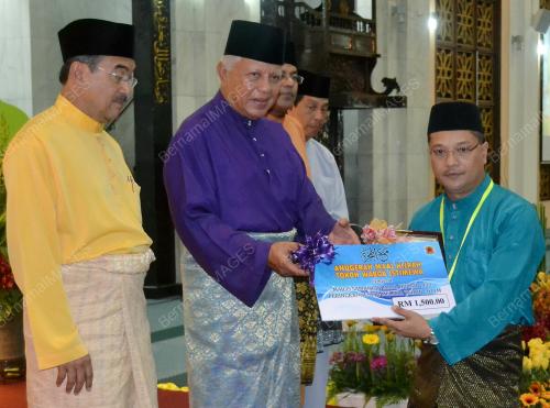 TOKOH WARGA ISTIMEWA