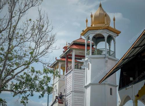 PINTU GERBANG AYER KEROH