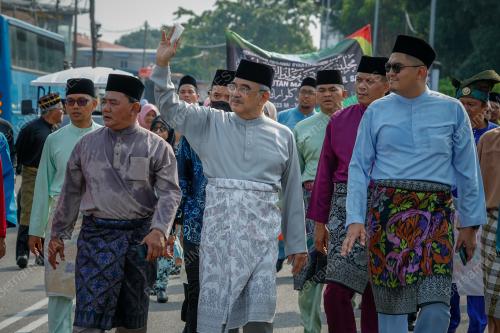 TUN MOHD ALI RUSTAM