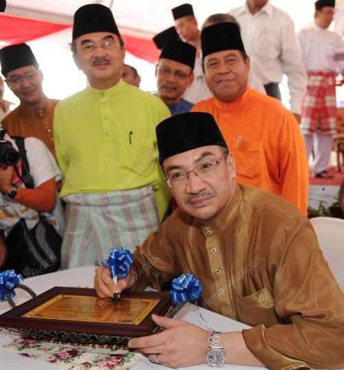 DATUK SERI HISHAMMUDDIN TUN HUSSIEN