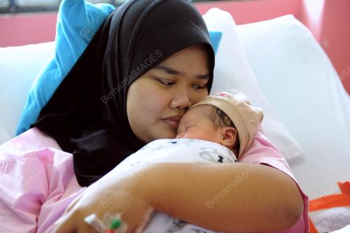 MK03_29022016_BAYI_TAHUN_LOMPAT
