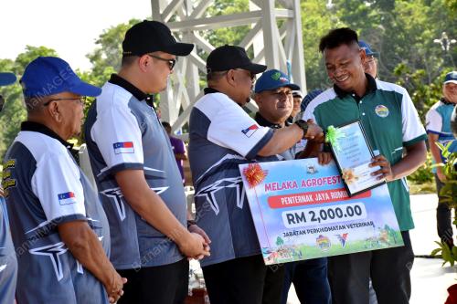 DATUK SERI AB RAUF YUSOH