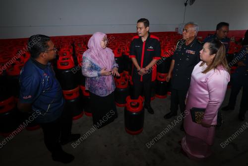 FUZIAH SALLEH