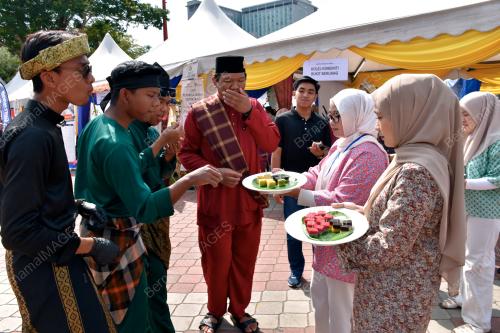 DATUK SERI AB RAUF YUSOH