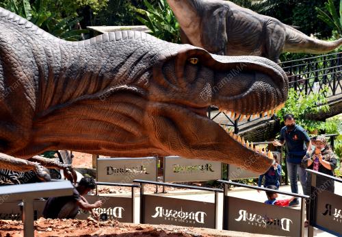 DINOSAUR ENCOUNTER