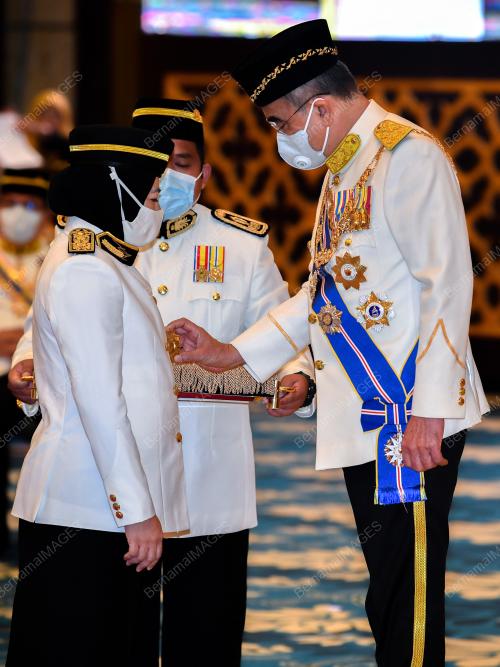 TUN MOHD ALI RUSTAM