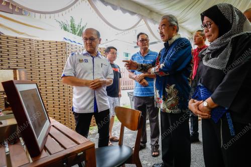 TUN MOHD ALI RUSTAM
