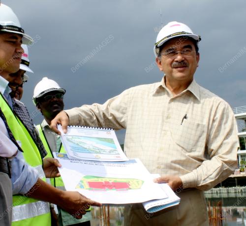 DATUK SERI MOHD ALI RUSTAM