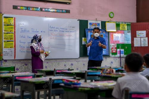 DATUK DR MOHD RADZI MD JIDIN