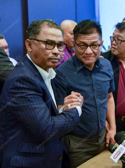 DATUK SERI IDRIS HARON