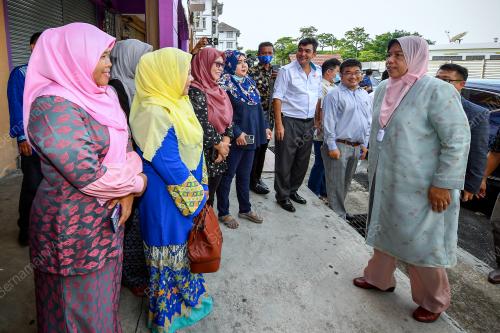 ZURAIDA KAMARUDDIN
