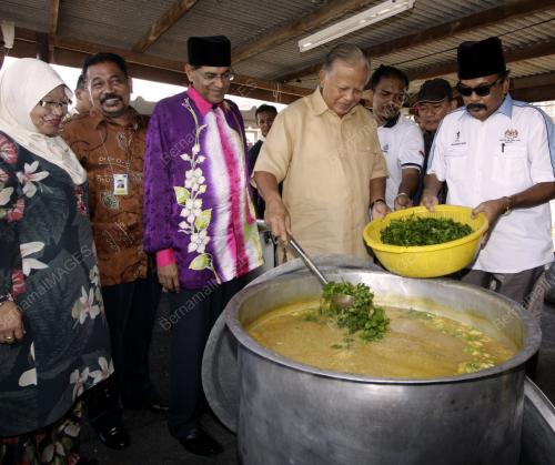 TUN MOHD KHALIL YAAKOB