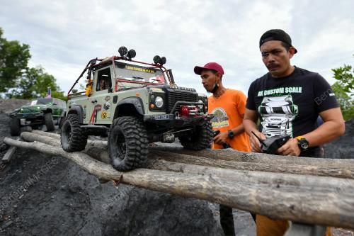 RC CRAWLER