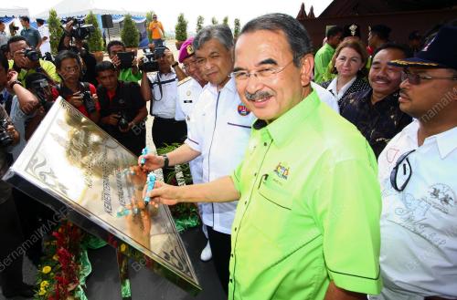 MK04_04032012_KAPAL_SELAM