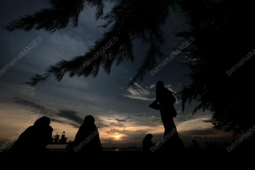 PANTAI PUTERI