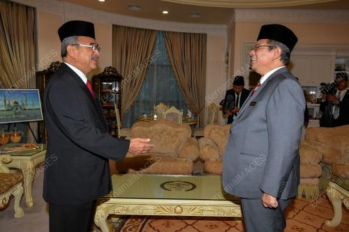 TUN MOHD ALI RUSTAM