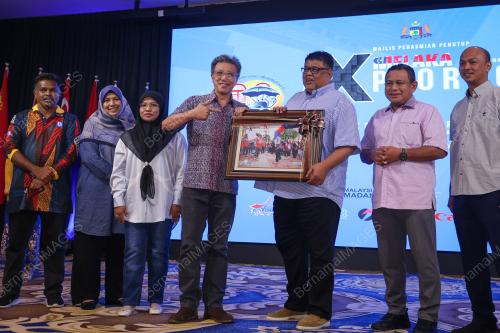DATUK SERI AB RAUF YUSOH