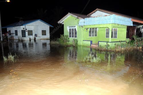 MK04_06112012_BANJIR_MELAKA