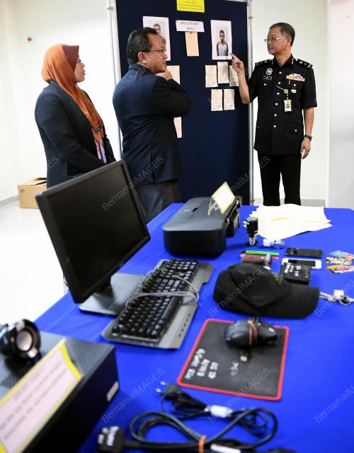 MK04_06122017_PC_BN20172053443