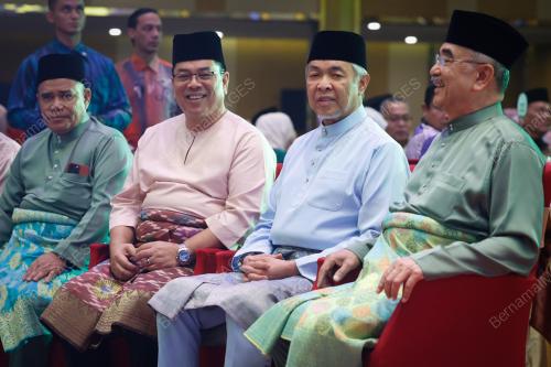 TUN MOHD ALI RUSTAM