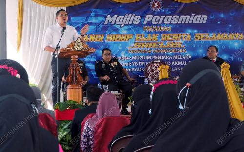 DR MUHAMMAD AKMAL SALEH