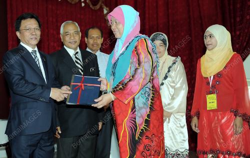 MK04_09062014_KEMAS_SIJIL