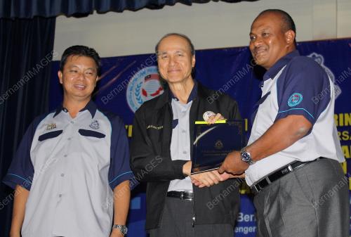 LEE LAM THYE