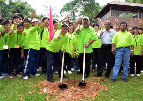 DATUK LIM CHOW BENG