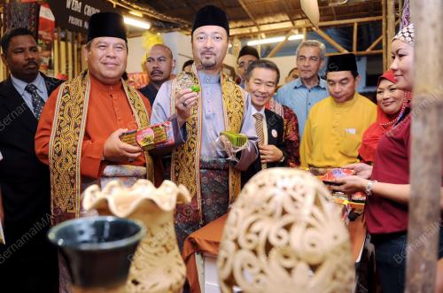 DATUK MUKHRIZ TUN MAHATHIR