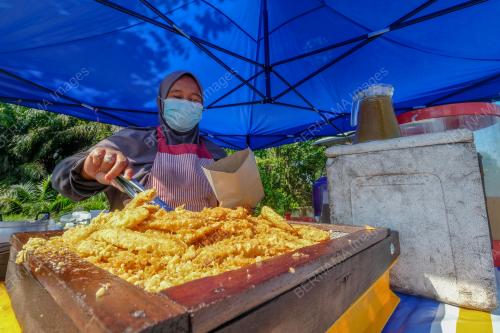 AKTIVITI PERNIAGAAN MELAKA