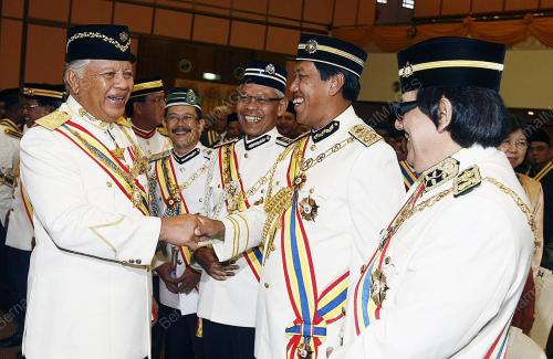 TUN MOHD KHALIL YAAKOB