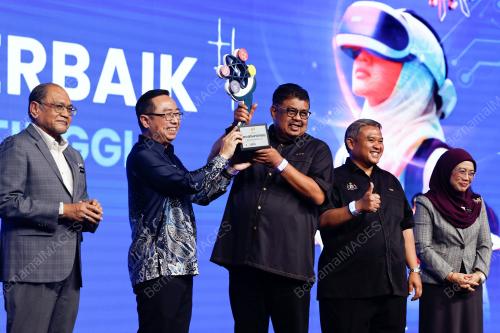 DATUK SERI AB RAUF YUSOH