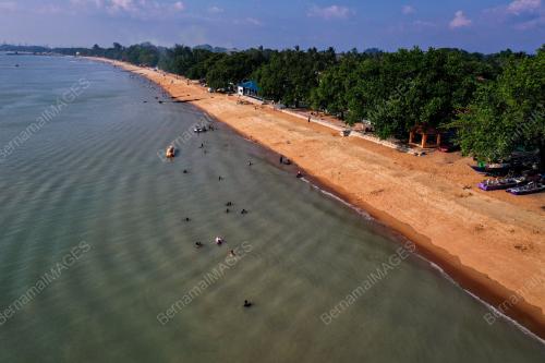 PANTAI TANJUNG BIDARA