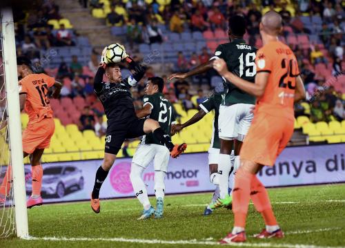 MK04_11082018_BOLA_BN201807314545