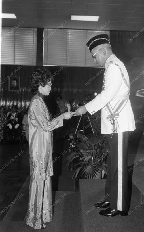 MK04_11092015_PENGANUGRAHAN_PINGAT