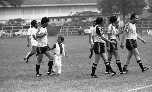 MK04_12012015_BOLA_MENTERI