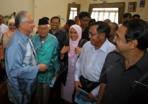 MOHD NAJIB TUN ABDUL RAZAK