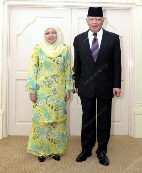 MOHD KHALIL YAAKOB
