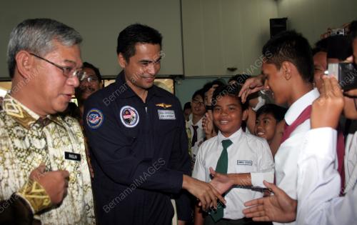 SHEIKH MUSZAPHAR SHUKOR