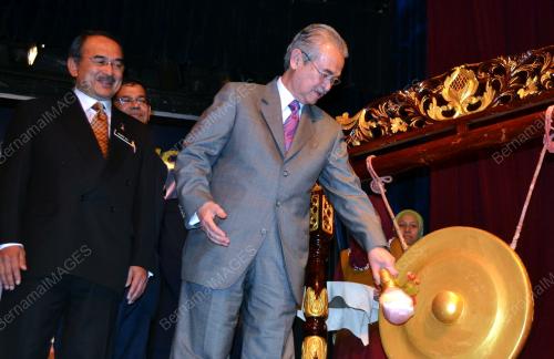 TUN ABDULLAH AHMAD BADAWI