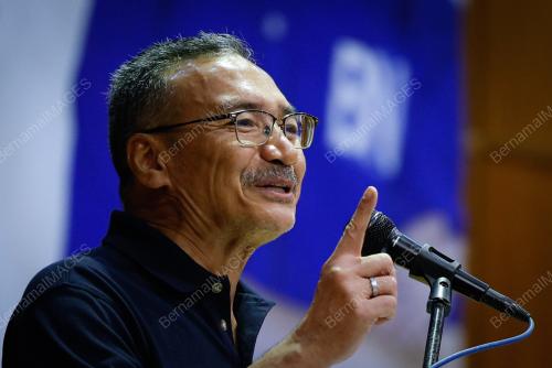 DATUK SERI HISHAMUDDIN TUN HUSSEIN