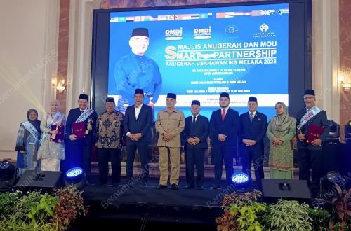 TUN MOHD ALI RUSTAM