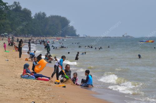 PANTAI PENGKALAN BALAK