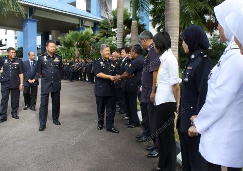 MK04_17012011_SALAM_ANGGOTA