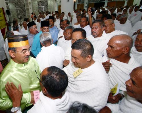 DATUK SERI MOHD ALI RUSTAM