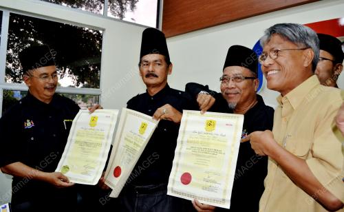 MK04_21072016_SIDANG_WATIKAH
