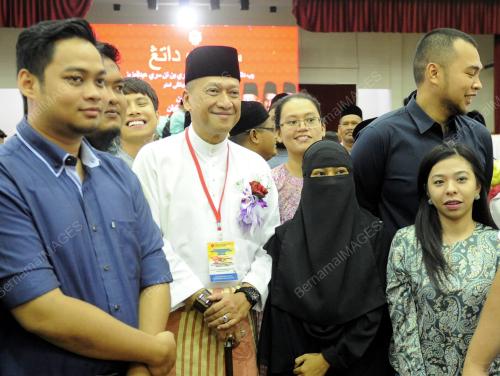 MK04_21082016_UMNO_NAZRI