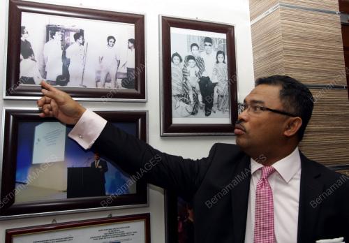 DATUK SERI IDRIS HARON