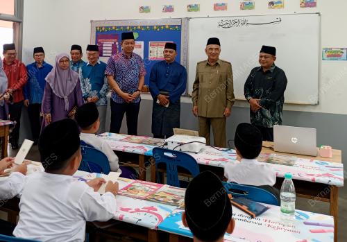 TUN MOHD ALI RUSTAM