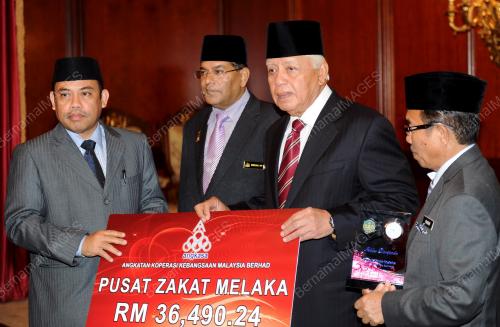 MK04_23102013_ZAKAT_MELAKA
